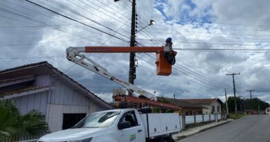 Serviço de substituição das lâmpadas de sódio por Led segue em ritmo intenso em Otacílio Costa